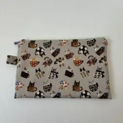ふかふかポーチ　フラットポーチ　 ネコポーチ　ネコ柄
