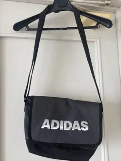 adidas メッセンジャーバッグ グレー×ブラックのサムネイル