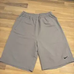 Nike DRI-FIT グレー ショートパンツ