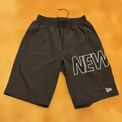 NEW ERA ブラック ショートパンツ Mのサムネイル