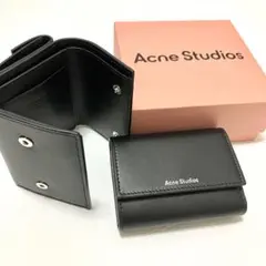 新品 Acne Studios ミニ財布 三つ折りレザーのサムネイル