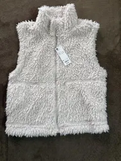 GU カーリーフリースジップベスト未使用品!