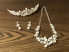 ブライダルアクセサリー３点セット ティアラ・ネックレス・ピアス