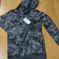 【新品未使用タグ付】カモフラパーカー 160 ボーイズ向け レディースS