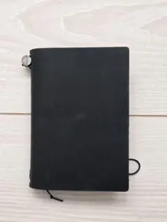 トラベラーズノート　パスポートサイズ　ブルー　ペンホルダー・ドット方眼リフィル付