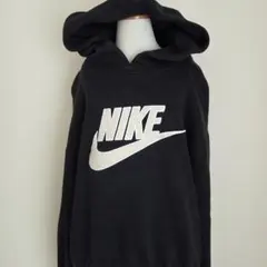 NIKE ブラック フード付きパーカー
