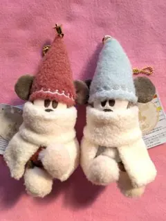 新品タグ付　水色　赤色リルリンリンぬいぐるみバッジ　ディズニークリスマス2025