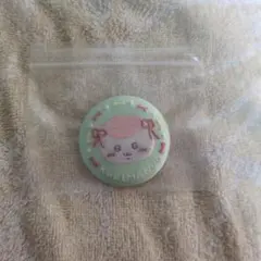 ちいかわ　刺繍缶バッジ　くりまんじゅう