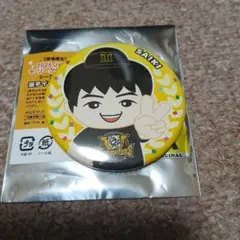 阪神タイガース　シークレット　選手イラストピースサイン入り缶バッチ　才木投手
