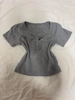 グレー ヘンリーネック 半袖Tシャツ