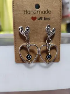 ハンドメイド ハート型ピアス