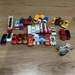 トミカ カーズなど　33台まとめ売り