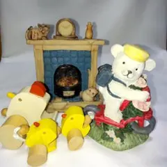 かわいい置物　キックボードに乗った熊　猫と暖炉　鶏とひよこ　くま　ねこ　にわとり