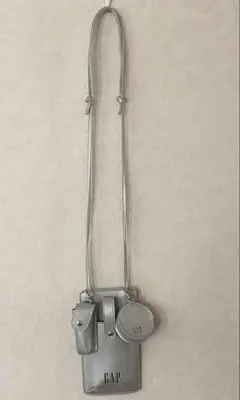 GAP シルバー スマホショルダーバッグ