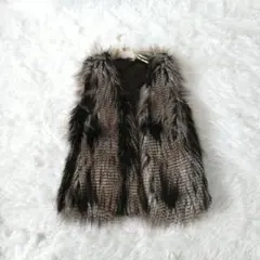 美品エイチアンドエムH＆M　ボリューム エコファー ベスト M黒×白のサムネイル