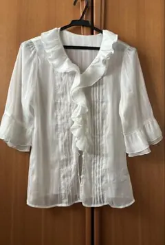 COMME CA ISM フリル襟 ホワイトブラウス　Ｌ