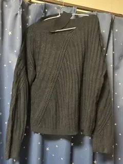 ダークグレー アシンメトリーニット 長袖　カットアウト