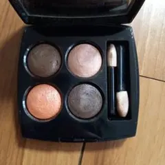 シャネル レ キャトル オンブル 204 ティセヴァンドーム