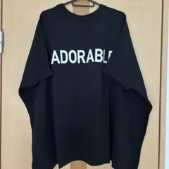 ADORABLE ロゴプリント Tシャツ ブラックのサムネイル