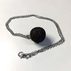 【溶岩のようなデザイン】球体ペンダント ネックレス　ブラック