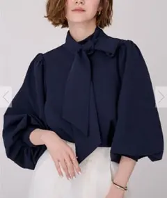 titivate★ur's 2wayボリュームスリーブボウタイブラウス ネイビー