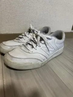 New Balance ホワイトスニーカー