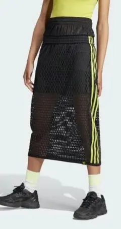 新品未使用タグありadidas Originalsピケ スカート　Mサイズのサムネイル