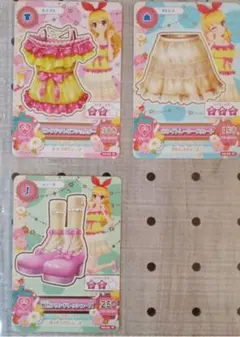 アイカツカード ピンクドットオフショルダー ホワイトレーススカート 星宮いちご