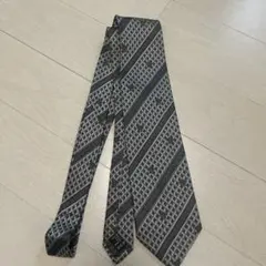 GUCCI 幾何学模様 ネクタイ シルク 美品 - メルカリ
