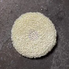 ■ビーズ刺繍ブローチ　丸いお花　ホワイト　アイボリー