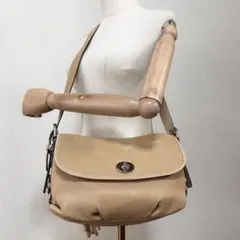 A845 COACH レザー ショルダーバッグ ターンロック ベージュ 斜め掛け