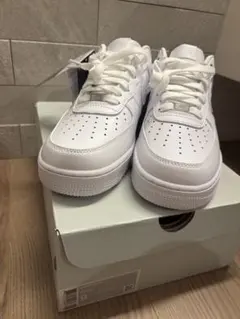 【新品未使用】NIKE ナイキエアフォース1 ホワイト 27のサムネイル