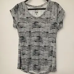 Nike ドライフィット デザイン半袖Tシャツ　レディースL