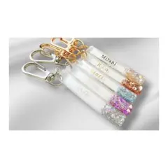 レジン イニシャルキーホルダー キーホルダー チャーム 記念 お祝い 出産祝い