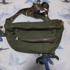 ナイロン ボディバッグ