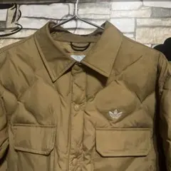 adidas ブラウン ダウンジャケット
