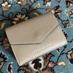 BURBERRY (バーバリー)Bシールドレザーウォレット3つ折り財布グレー BURBERRY (バーバリー)Bシールドレザーウォレット3つ折り財布グレー