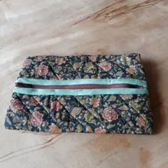 ハンドメイド　ポーチ