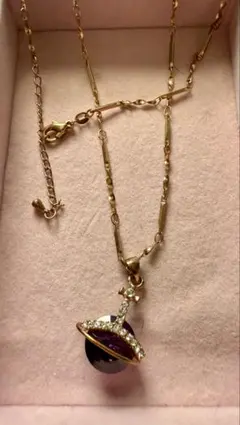 惑星デザイン ネックレス 紫色