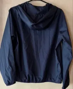 美品　ユニクロ　ポケッタブルパーカー　160 ネイビー　ジャケット　アウター