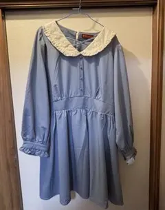 レース襟のブルーミニ丈ワンピース タベルノスキー