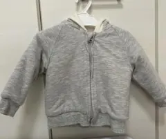 グレー フード付きアウター ポンポン付き　90