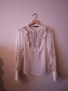ZARA フリル刺繍長袖ブラウス
