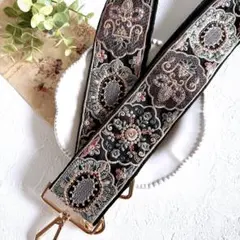 Item thumbnail for item 83ce6c55-ff36-4f0d-93c4-f2e550ee385d