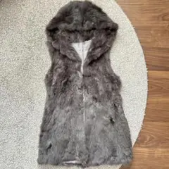 グレー フード付き毛皮ベスト