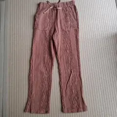 ケーブル編み風ピンク長ズボン　140サイズ