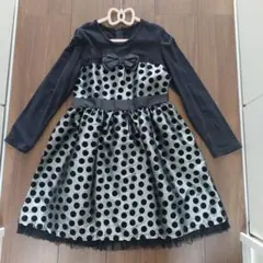 水玉模様の長袖フォーマルワンピース