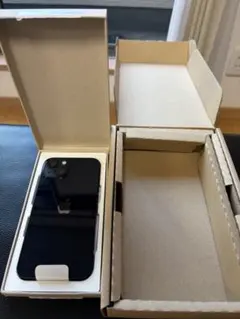 Apple iPhone 13 256GB 本体　新品SIMフリー