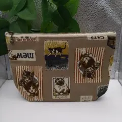 ハンドメイド　ファスナーポーチ　　　　茶色　ネコ