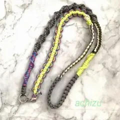 パラコードスマホショルダー　　グレー×イエロー　チャーム付き